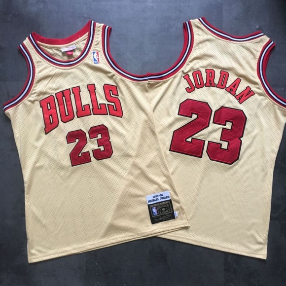Bulls-23-Michael-Jordan-Cream-1995-96-Hardwood-Classics-Mesh-Jersey