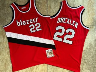 Blazers-22-Clyde-Drexler-Red-1983-84-Hardwood-Classics-Swingman-Jersey