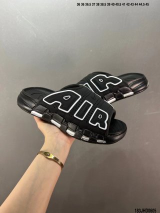 Scottie Pippens slippers black