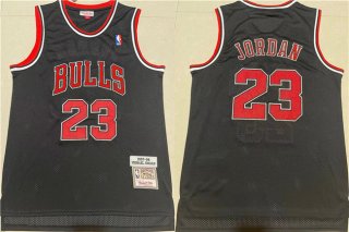 Chicago Bulls #23 Michael Jordan 1997-98 Black Throwback Stitched Jersey