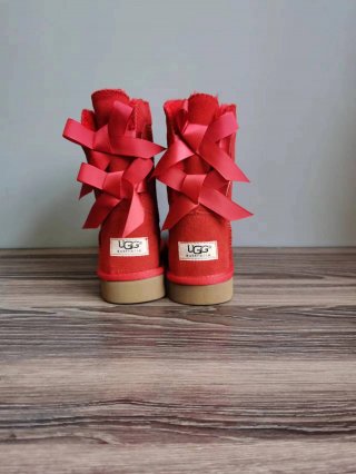 3280 baby red Ugg