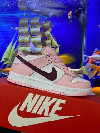Nike Dunk Sb Low pink