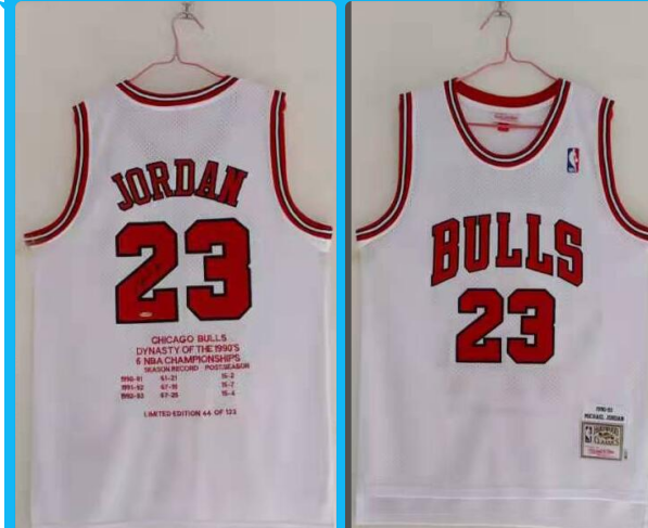 Bulls-23-Michael-Jordan- white singature jersey